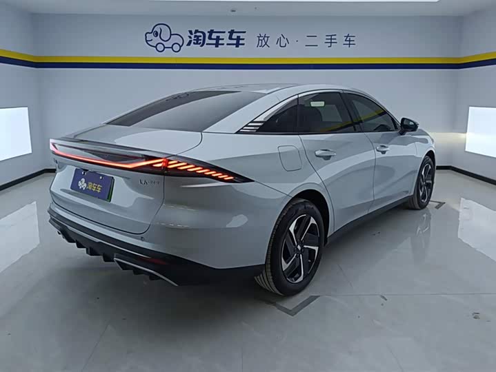 2025 Geely Galaxy L6