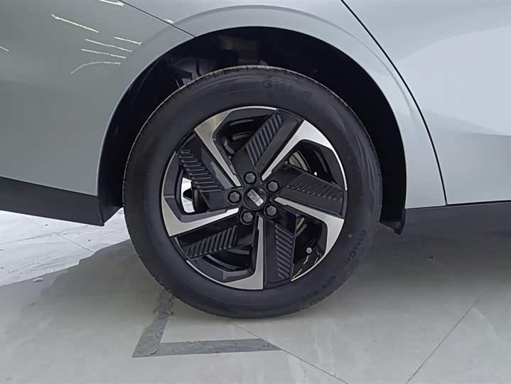 Geely Galaxy L6 2025 2025款 EM-i 140km 星舰版