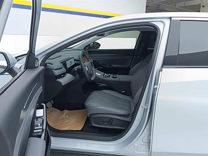 Geely Galaxy L6 2025 2025款 EM-i 140km 星舰版