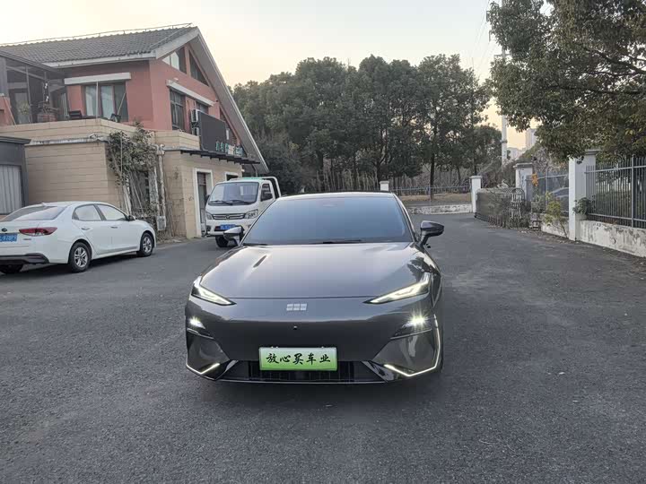 Geely Galaxy E8 2024 2024款 550km 后驱MAX