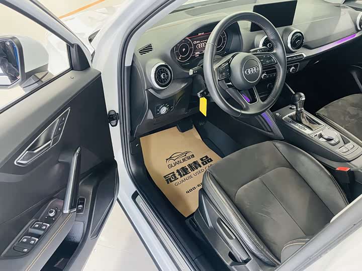 2022 Audi Q2L e-tron