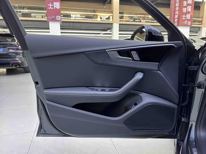 Audi A4L 2024 2024款 40 TFSI 豪华动感型