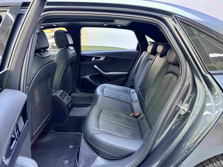 Audi A4L 2024 2024款 40 TFSI 豪华动感型