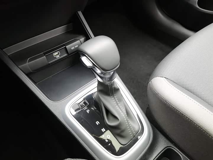 Kia KX1 2021 2021款 1.4L CVT天窗款