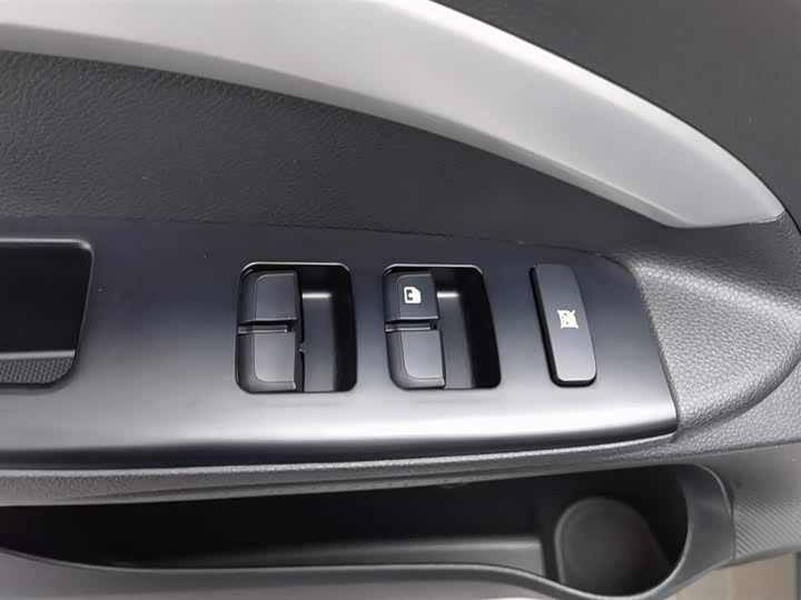 Kia KX1 2021 2021款 1.4L CVT天窗款