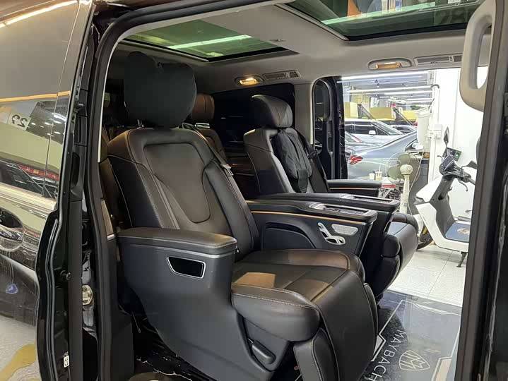 Mercedes-Benz V-Class 2022 2022款 V 260 尊贵版
