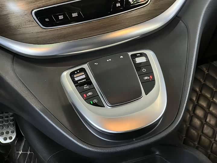 Mercedes-Benz V-Class 2022 2022款 V 260 尊贵版