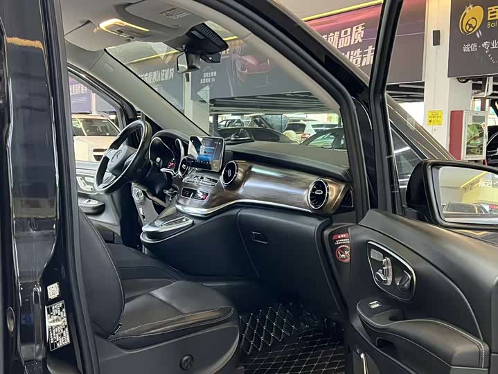 Mercedes-Benz V-Class 2022 2022款 V 260 尊贵版