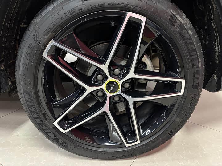 Roewe RX5 2023 2023款 PLUS 330TGI 自动领潮智臻版