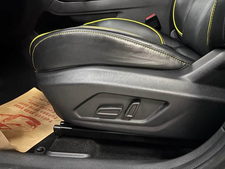 Roewe RX5 2023 2023款 PLUS 330TGI 自动领潮智臻版