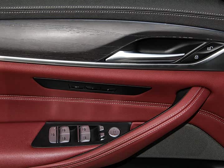 BMW 5 Series Hybrid 2022 2022款 535Le M运动套装