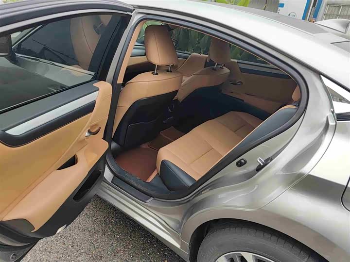 Lexus ES 2025 2025款 200 臻享版