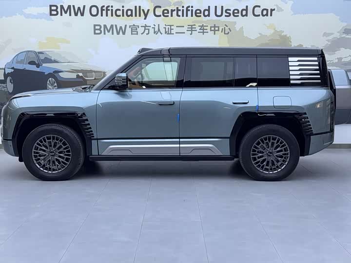 BYD Yangwang U8 2023 2023款 豪华版