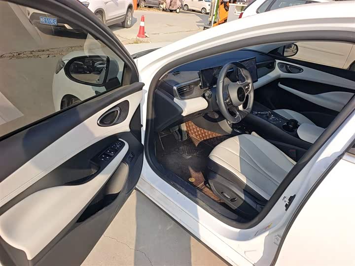 BYD Seal 05 DM-i Hybrid 2025 2025款 DM-i 智驾版 55KM尊贵型