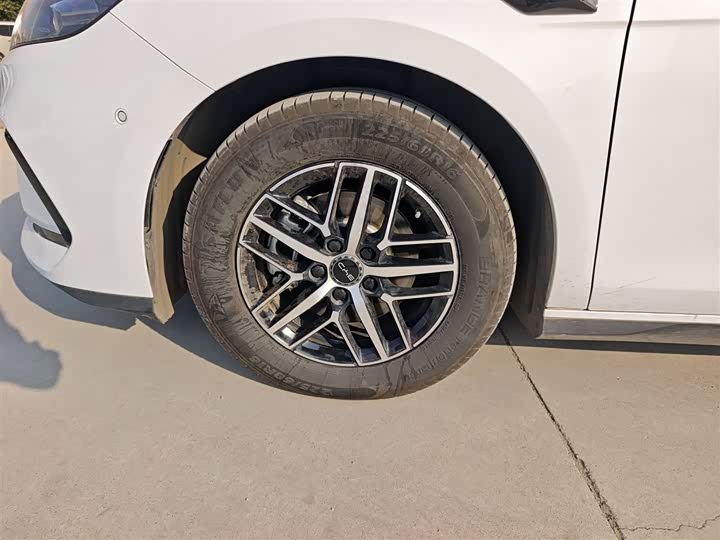 BYD Seal 05 DM-i Hybrid 2025 2025款 DM-i 智驾版 55KM尊贵型