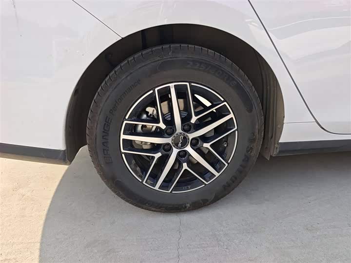 BYD Seal 05 DM-i Hybrid 2025 2025款 DM-i 智驾版 55KM尊贵型