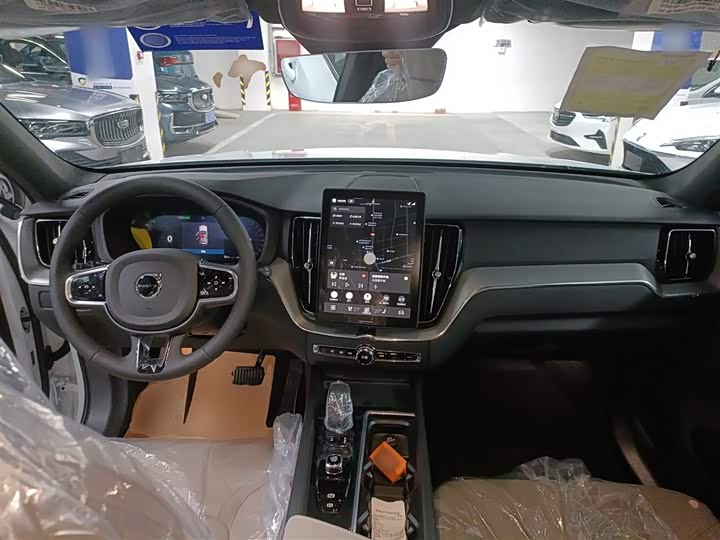 Volvo XC60 2026 2026款 B5 四驱智逸豪华版