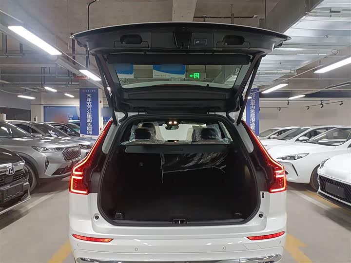 Volvo XC60 2026 2026款 B5 四驱智逸豪华版