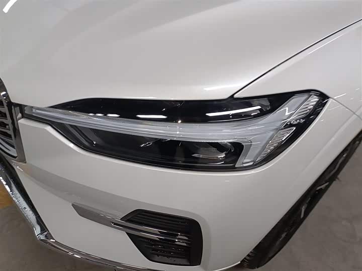 Volvo XC60 2026 2026款 B5 四驱智逸豪华版