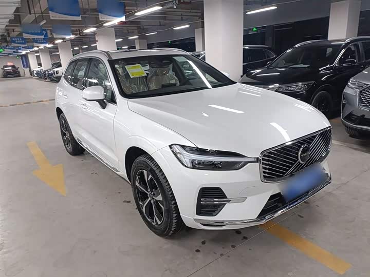 Volvo XC60 2026 2026款 B5 四驱智逸豪华版