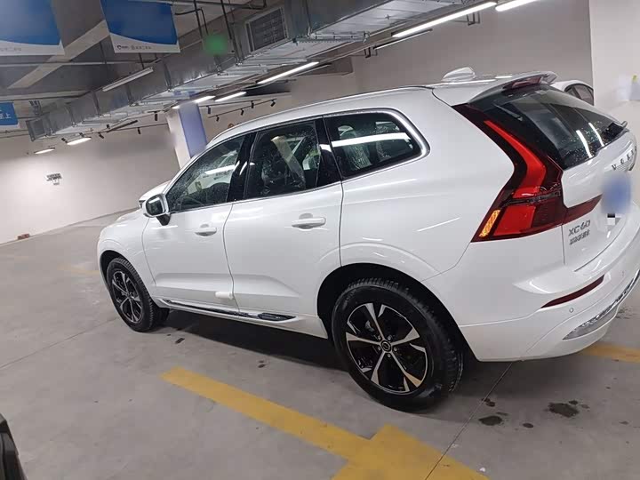 Volvo XC60 2026 2026款 B5 四驱智逸豪华版