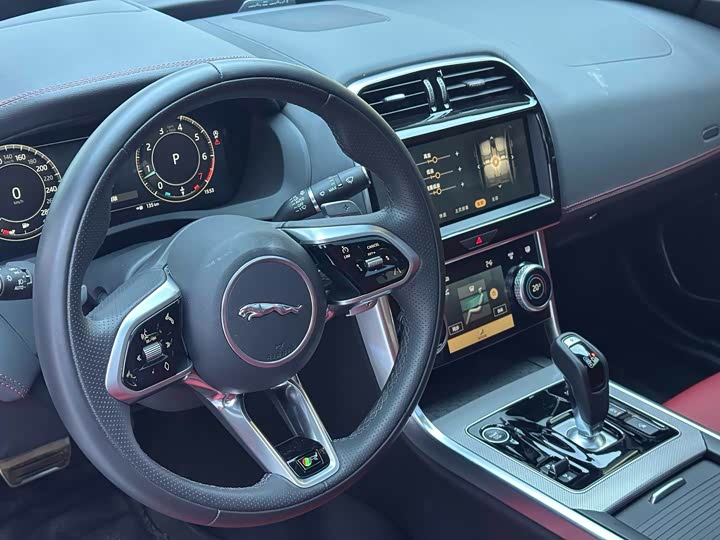 Jaguar XE L 2024 2024款 2.0T 250PS R-DYNAMIC S进取运动版