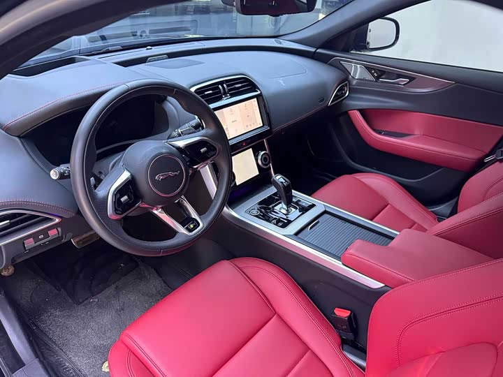 Jaguar XE L 2024 2024款 2.0T 250PS R-DYNAMIC S进取运动版