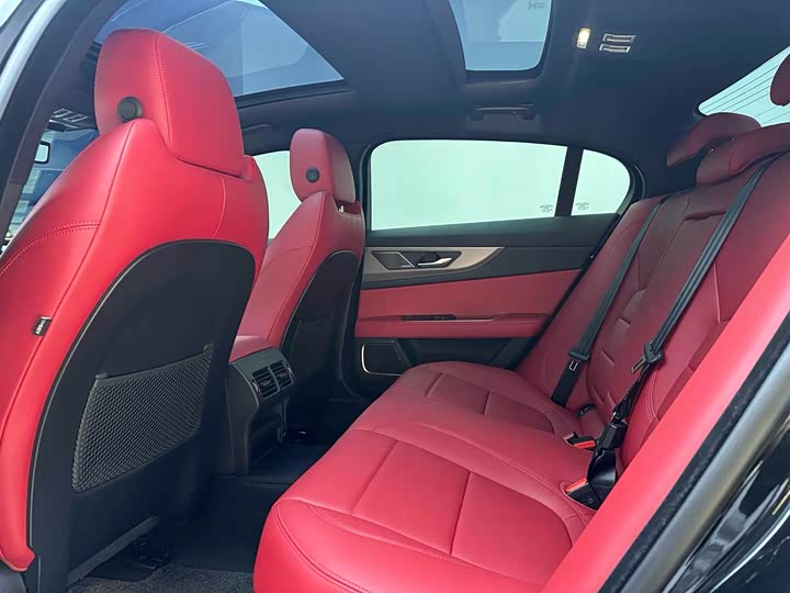 Jaguar XE L 2024 2024款 2.0T 250PS R-DYNAMIC S进取运动版