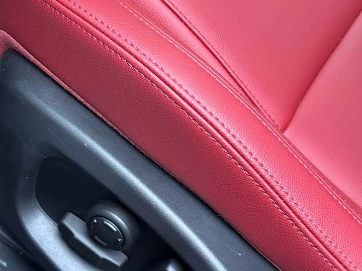 Jaguar XE L 2024 2024款 2.0T 250PS R-DYNAMIC S进取运动版