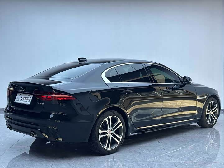 Jaguar XE L 2024 2024款 2.0T 250PS R-DYNAMIC S进取运动版