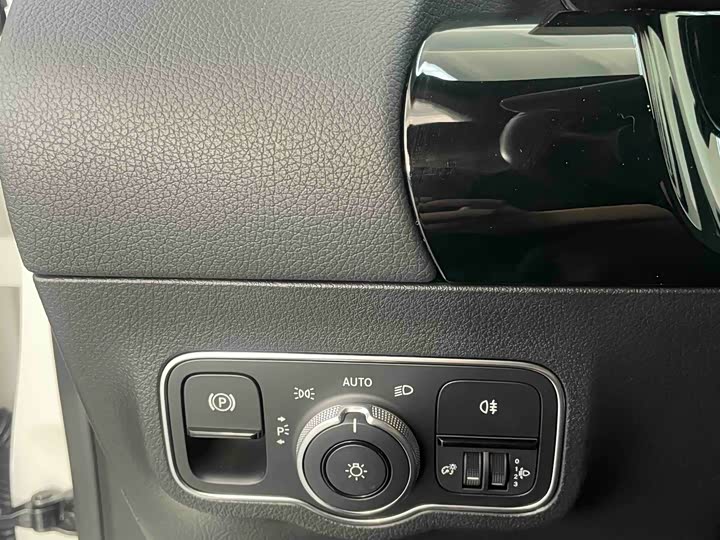 Mercedes-Benz B-Class 2022 2022款 B 180 时尚型