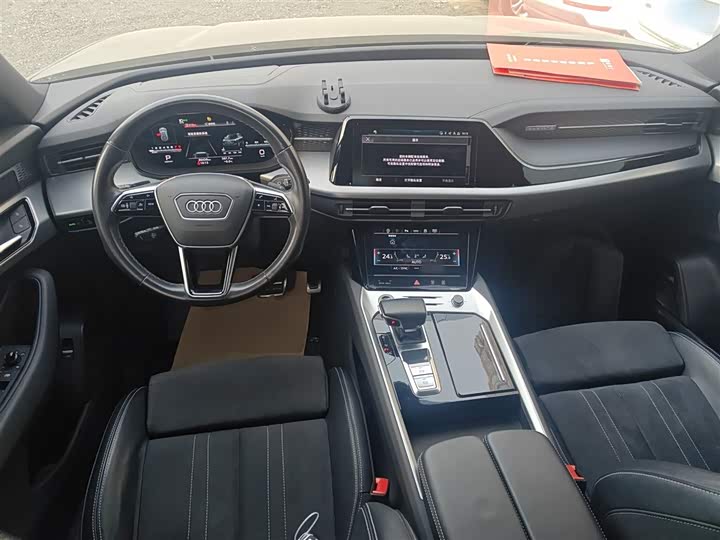 Audi Q6 2023 2023款 40 TFSI quattro 观云型 Light 飞骑套装