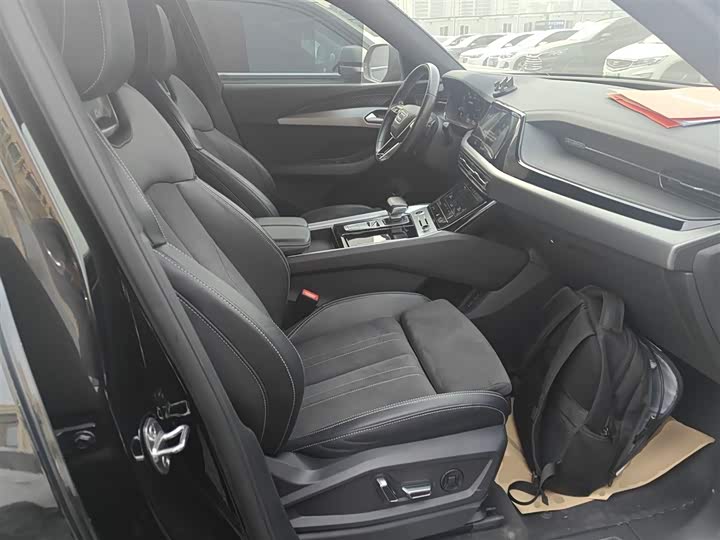 Audi Q6 2023 2023款 40 TFSI quattro 观云型 Light 飞骑套装