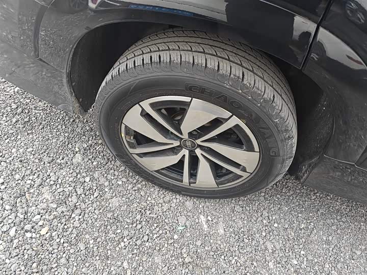 Audi Q6 2023 2023款 40 TFSI quattro 观云型 Light 飞骑套装