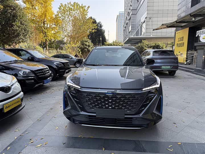 Changan Oshan Z6 Hybrid 2023 2023款 智电iDD 150KM旗舰PLUS智慧泊车版