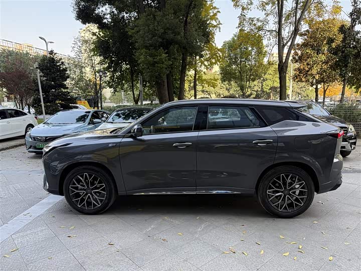 Changan Oshan Z6 Hybrid 2023 2023款 智电iDD 150KM旗舰PLUS智慧泊车版