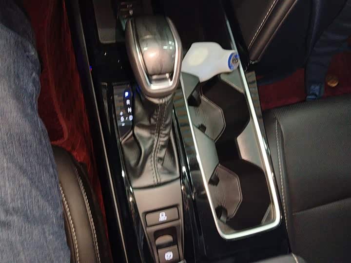 Toyota Camry 2024 2024款 双擎 2.0HGVP 豪华版