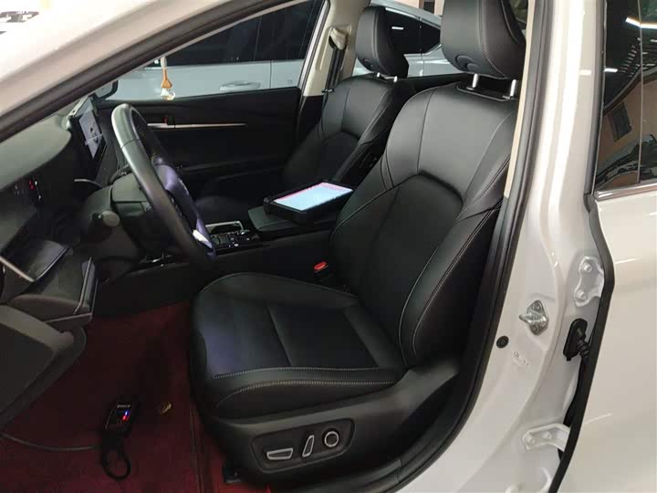 Toyota Camry 2024 2024款 双擎 2.0HGVP 豪华版