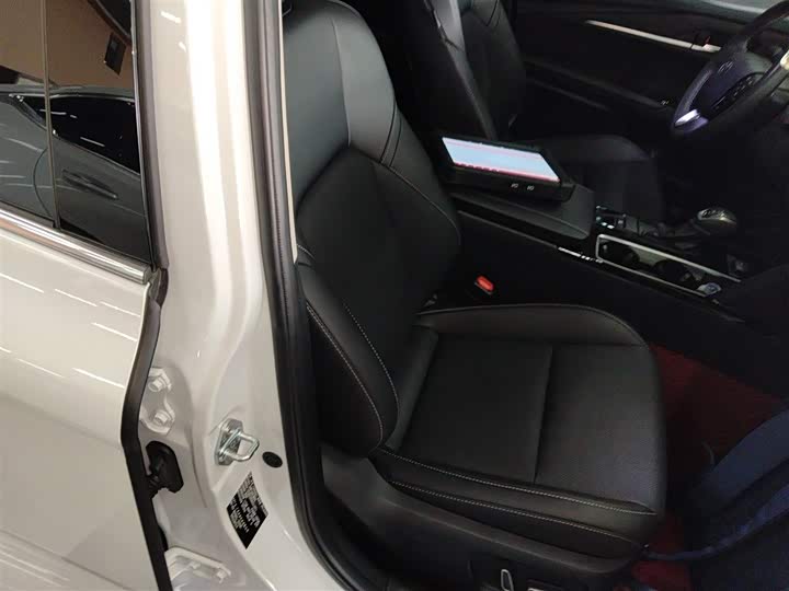 Toyota Camry 2024 2024款 双擎 2.0HGVP 豪华版