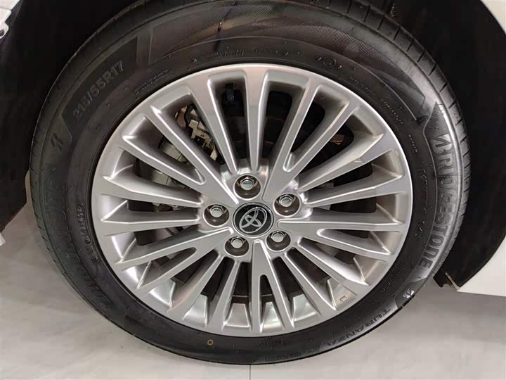 Toyota Camry 2024 2024款 双擎 2.0HGVP 豪华版