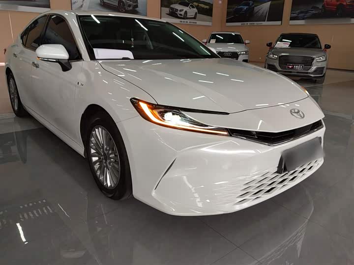Toyota Camry 2024 2024款 双擎 2.0HGVP 豪华版
