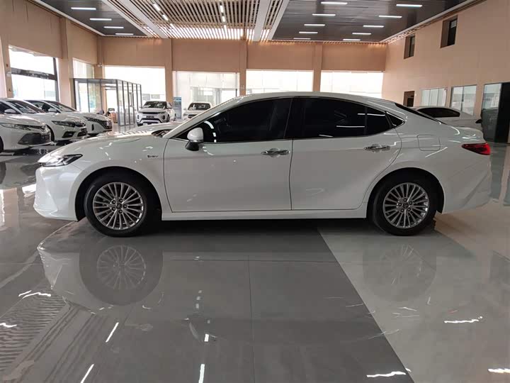 Toyota Camry 2024 2024款 双擎 2.0HGVP 豪华版