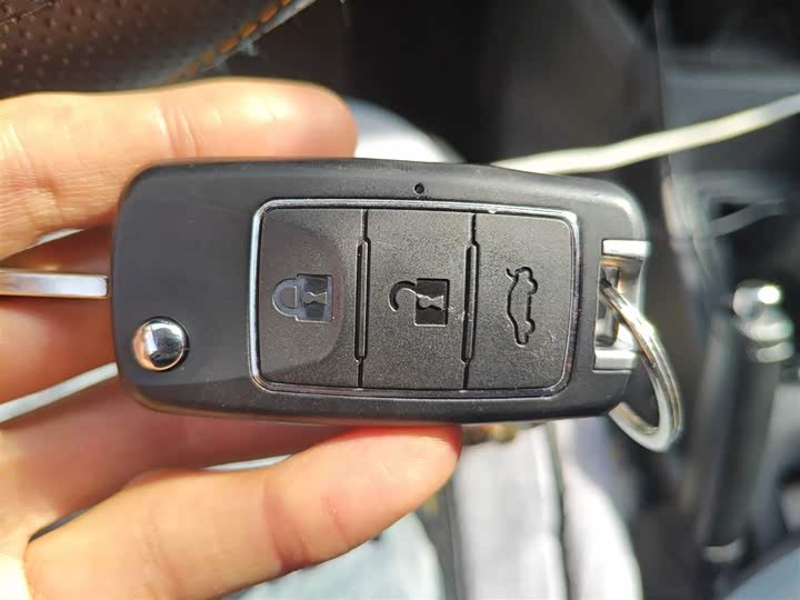 Dongfeng Forthing Lingzhi M5 2025 2025款 M5 1.6L 长轴基本型 5座