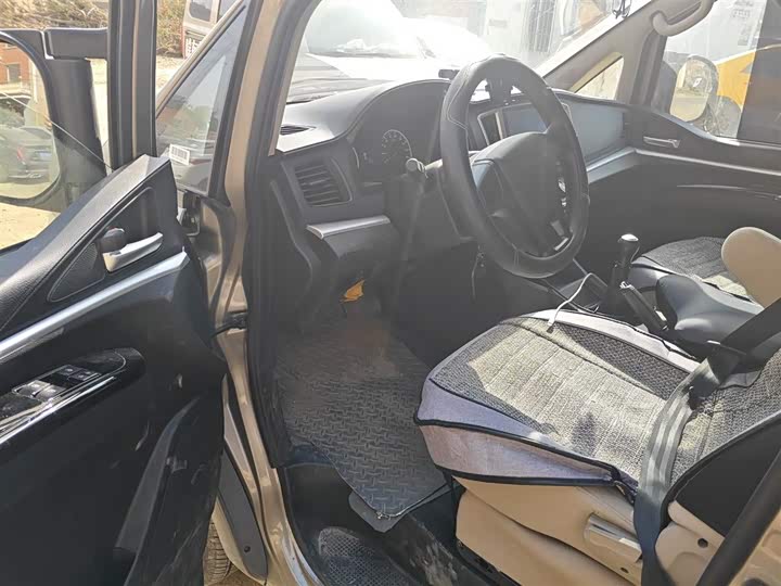 Dongfeng Forthing Lingzhi M5 2025 2025款 M5 1.6L 长轴基本型 5座