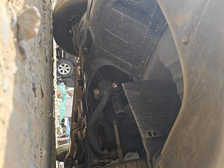 Dongfeng Forthing Lingzhi M5 2025 2025款 M5 1.6L 长轴基本型 5座