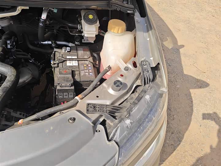 Dongfeng Forthing Lingzhi M5 2025 2025款 M5 1.6L 长轴基本型 5座