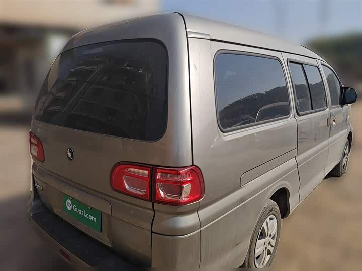 Dongfeng Forthing Lingzhi M5 2025 2025款 M5 1.6L 长轴基本型 5座