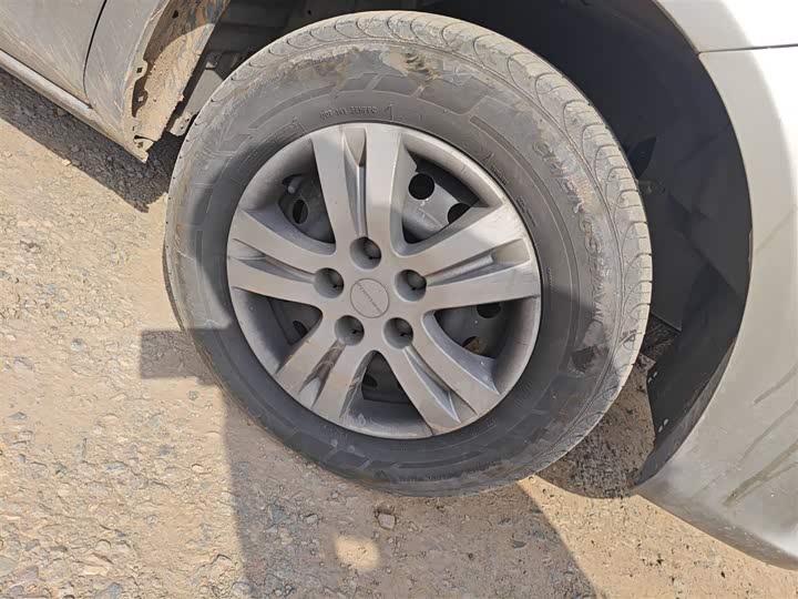 Dongfeng Forthing Lingzhi M5 2025 2025款 M5 1.6L 长轴基本型 5座