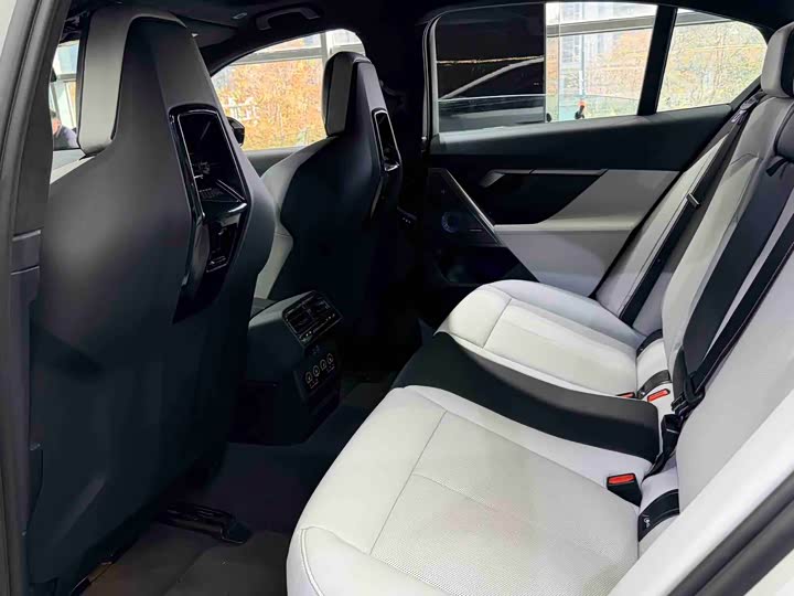 BMW M5 Hybrid 2025 2025款 M5