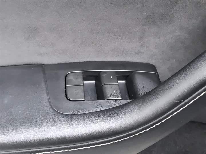 Tesla Model Y 2024 2024款 后轮驱动版